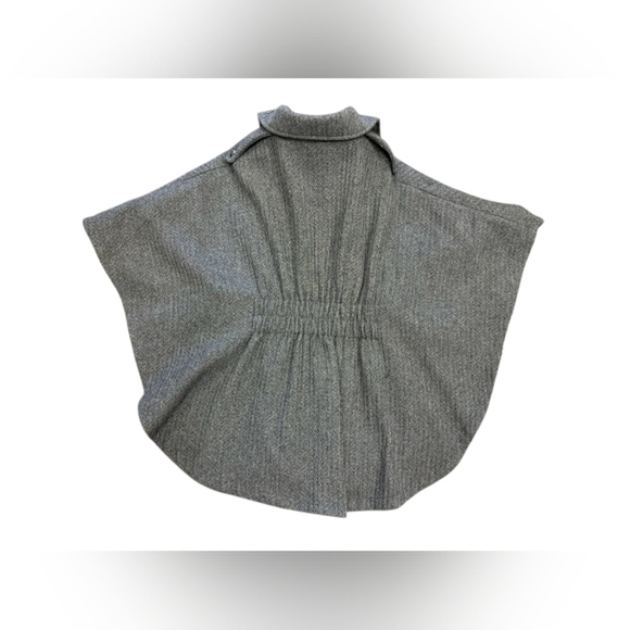 Guess Cape Coat Wool Blend Grey Poncho Grey Snakeprint Size Small EUC - Picture 5 of 12